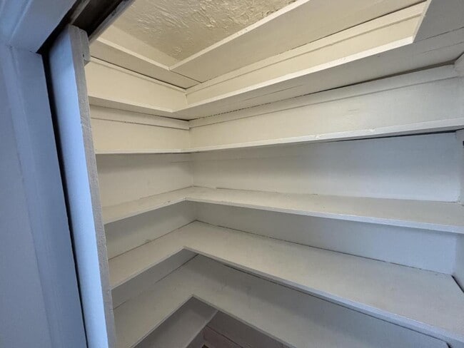 Building Photo - 17 Killian Rd