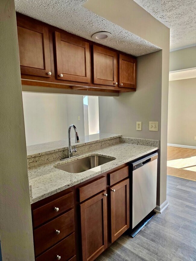 Building Photo - 3BR Townhome in Riverside Neighborhood of Belcamp!