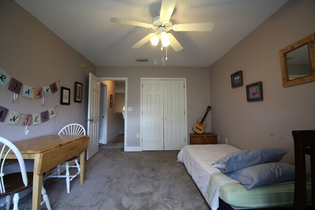 Building Photo - Spacious 3 Bedroom Home in Fort Walton Beach