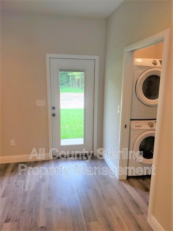 Building Photo - 316 SW Yulan St