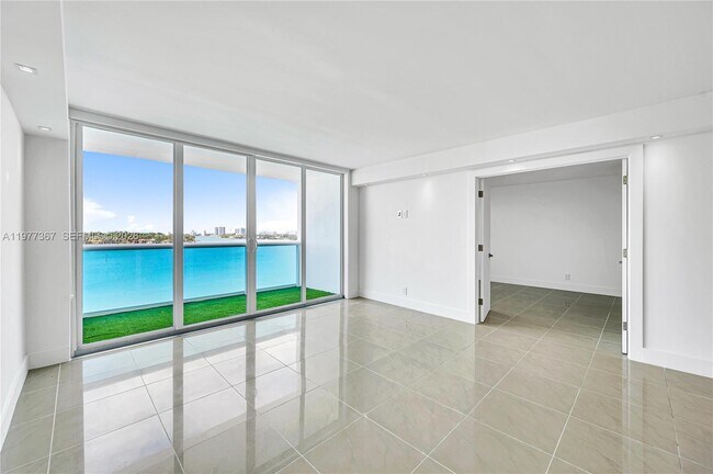 Building Photo - 6770 Indian Creek Dr