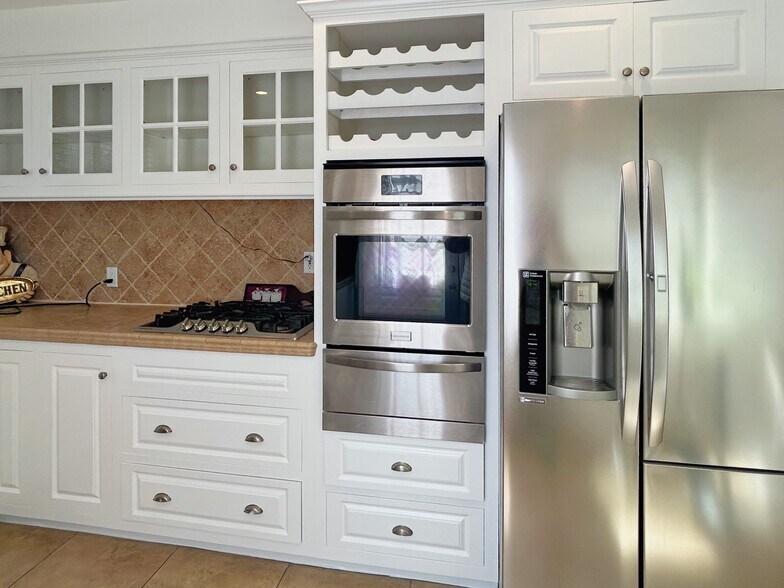 Building Photo - 22101 Buenaventura St
