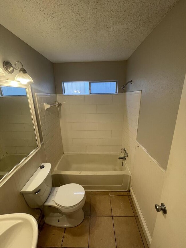 Building Photo - 11529 Springshire Dr