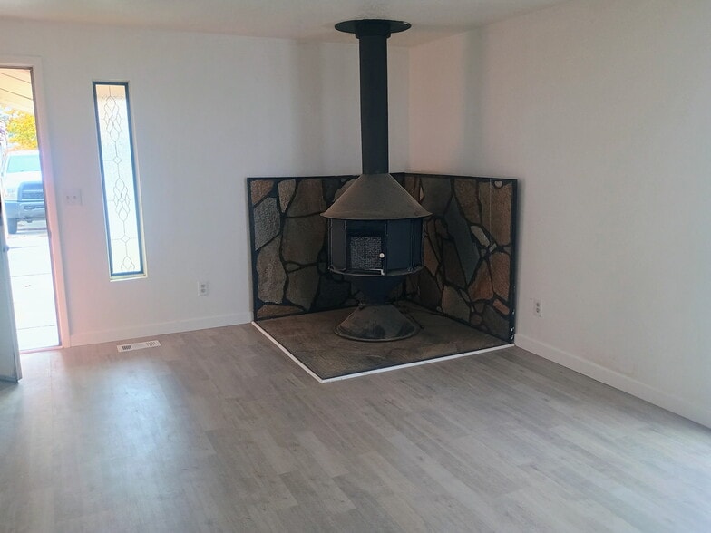 Building Photo - 10430 W Ardyce Ct