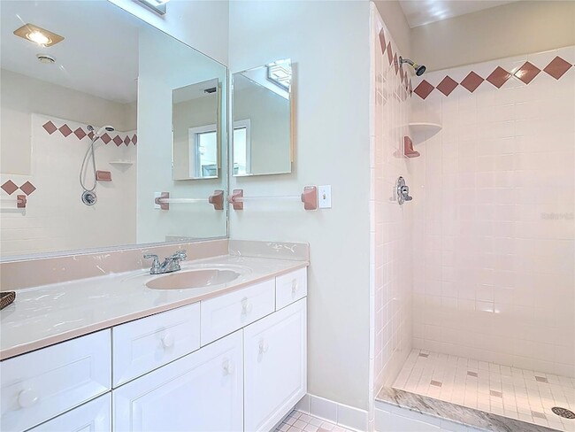 Building Photo - 289 Gull Dr S