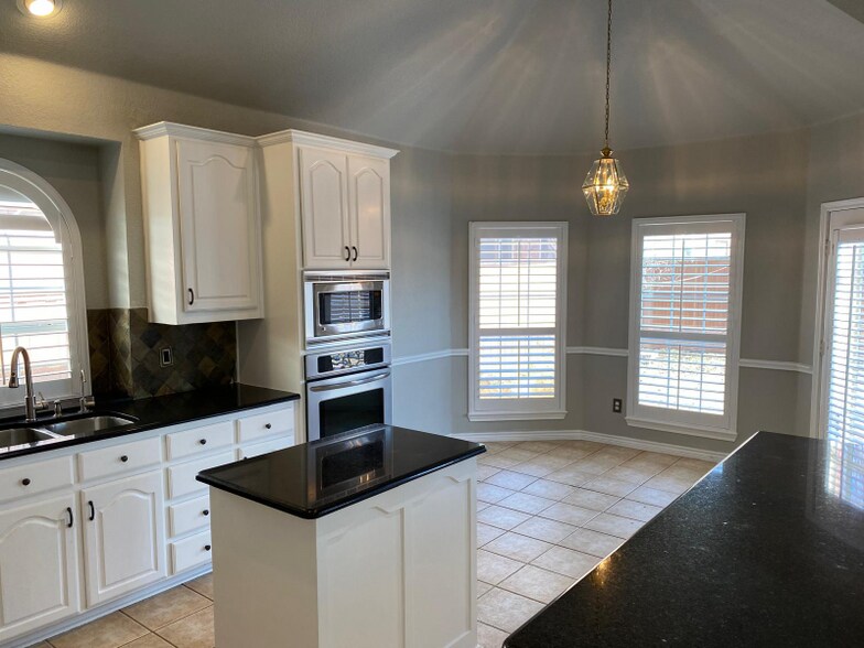 Building Photo - 1120 Coolidge St