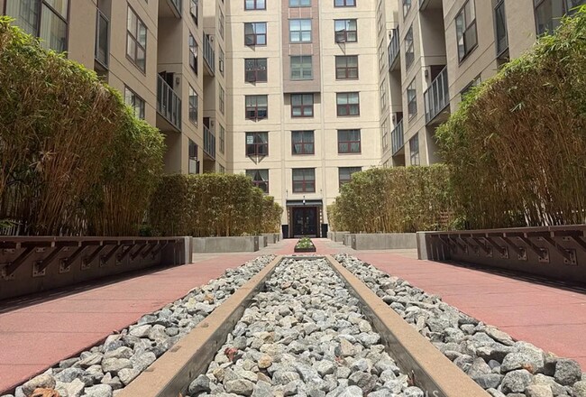 Building Photo - The Metrome One Bedroom, One Bath in the Heart of San Diego!