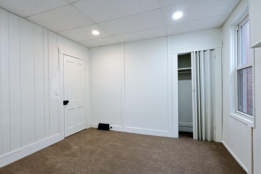 Building Photo - 329 Bedford St