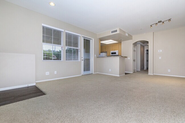 Building Photo - Laurel Glen Apartment Homes