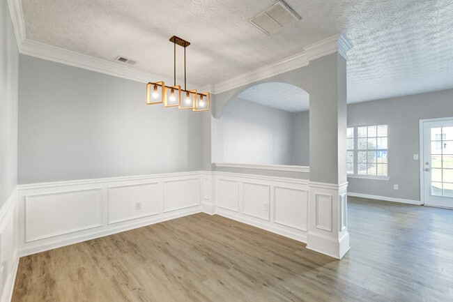 Building Photo - Gorgeous 3-Bedroom Home with Extra Flex Space!