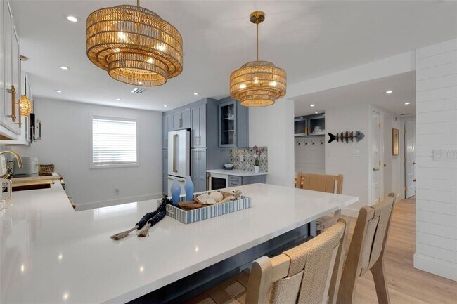 Building Photo - 4360 Chatham Dr