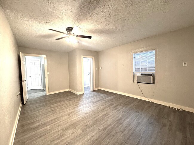 Building Photo - 1813 Hatwell St