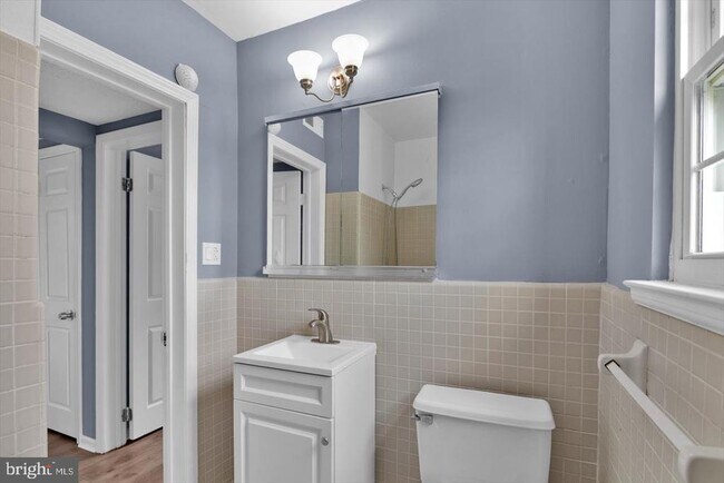 Building Photo - 100 Park Blvd