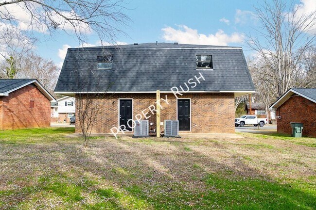 Building Photo - 3334 Gundy Dr