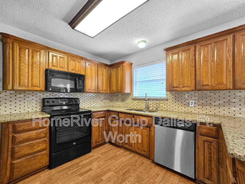 Building Photo - 7404 Crosswicks Cir