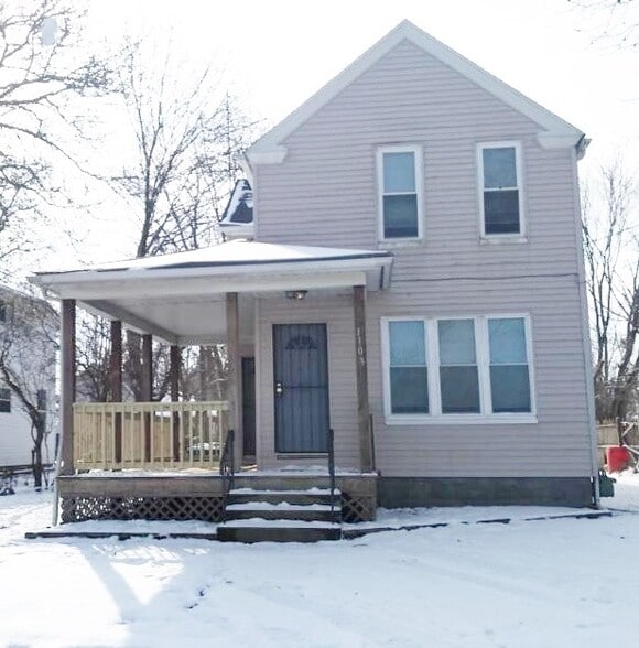 Building Photo - 1103 West 9th