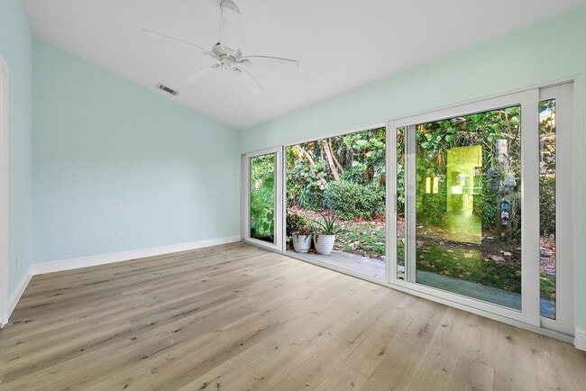 Building Photo - 10808 SE Sea Pines Cir