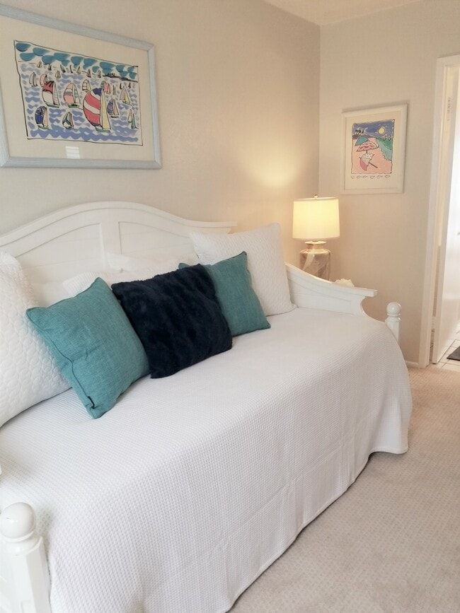 Building Photo - 33901 Copper Lantern St