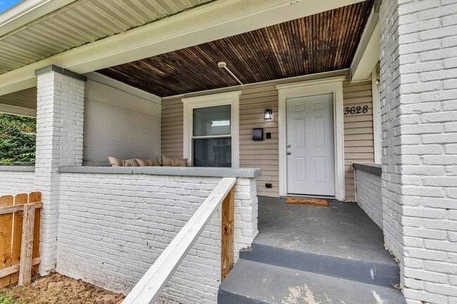 Building Photo - 3628 Birchwood Ave