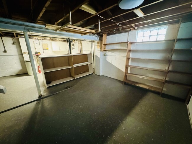 Building Photo - 741 Jefferson Rd