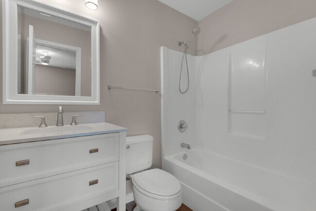 Building Photo - "Charming 2-Bed Townhouse Retreat with 2.5 Baths on Tooke Street!"