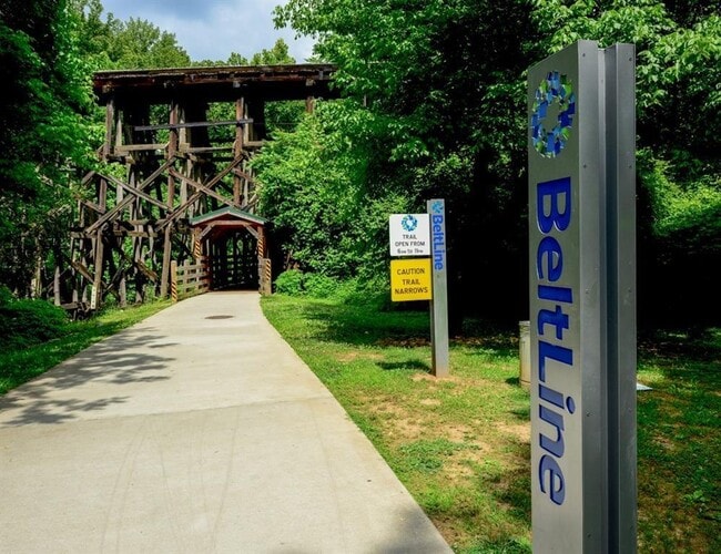 Building Photo - 216 Semel Dr