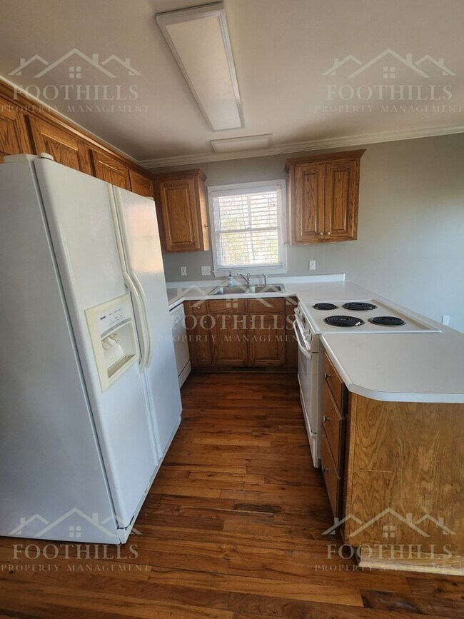 Building Photo - 235 Harbor Dr