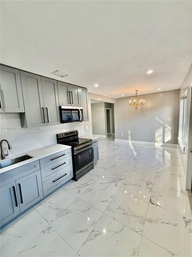 Building Photo - 6792 Miramar Pkwy