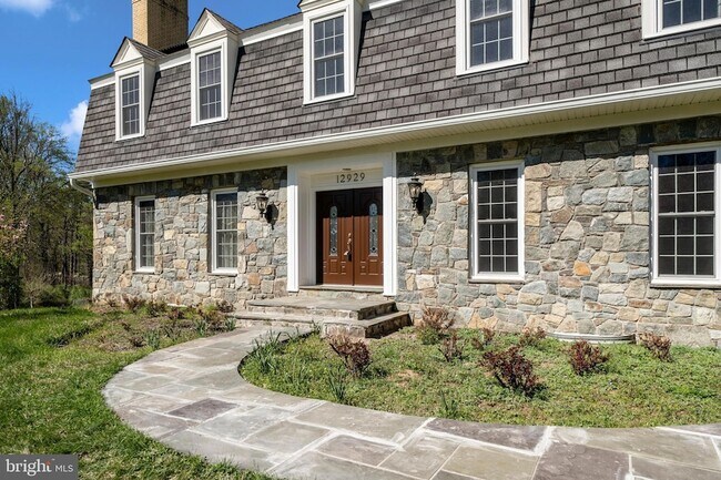 Building Photo - 12929 Esworthy Rd