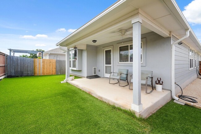 Building Photo - 128 Riverhill Dr