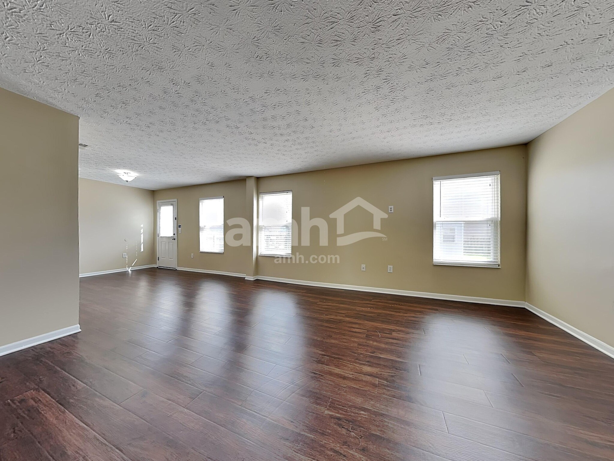 Building Photo - 918 Kreider Ct