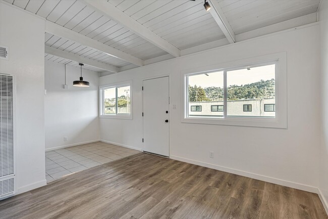 Building Photo - Newly Remodeled 1BD/1BA Near Del Norte BART w/ Parking & Modern Finishes | El Cerrito