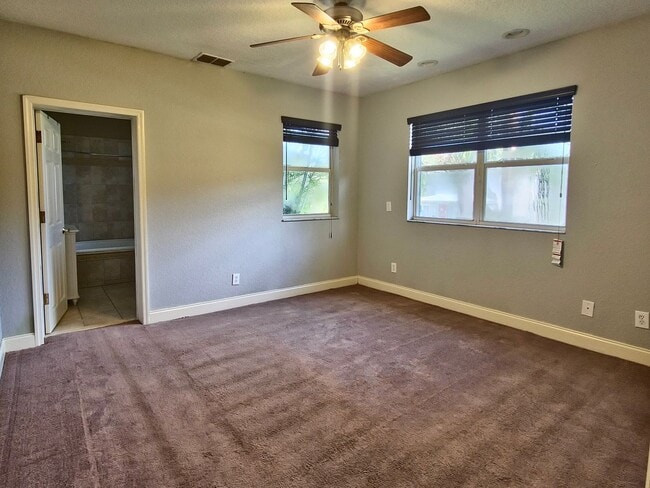 Building Photo - Glimpse Lake Minneola from the heart of do...