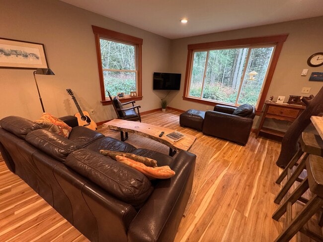 Building Photo - 28635 Vashon Hwy SW