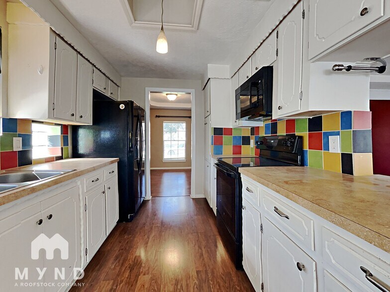 Building Photo - 9015 Eldora Dr