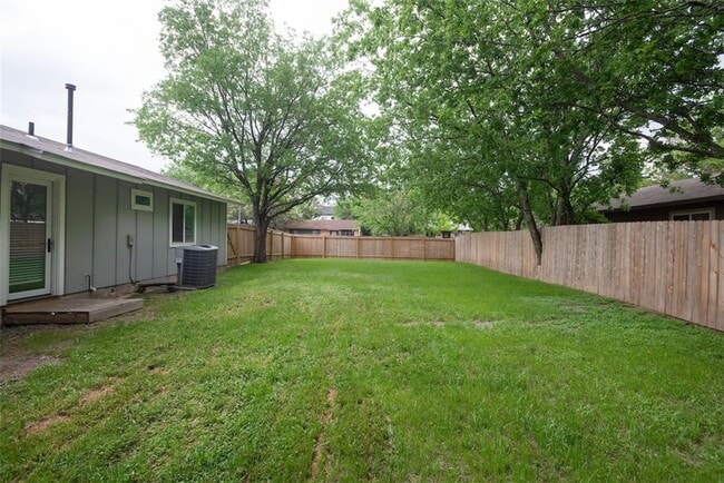 Building Photo - 6026 Bluebell Cir