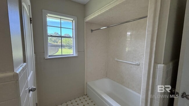 Building Photo - 9424 Hurricane Rd