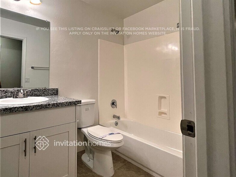 Building Photo - 1395 S Owl Dr