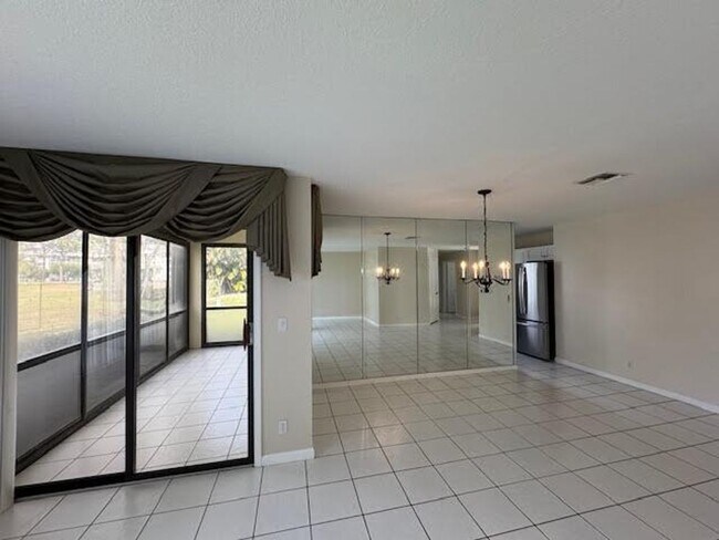 Building Photo - 3228 Jog Park Dr