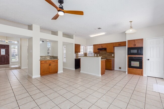 Building Photo - 5442 Garden Village Dr