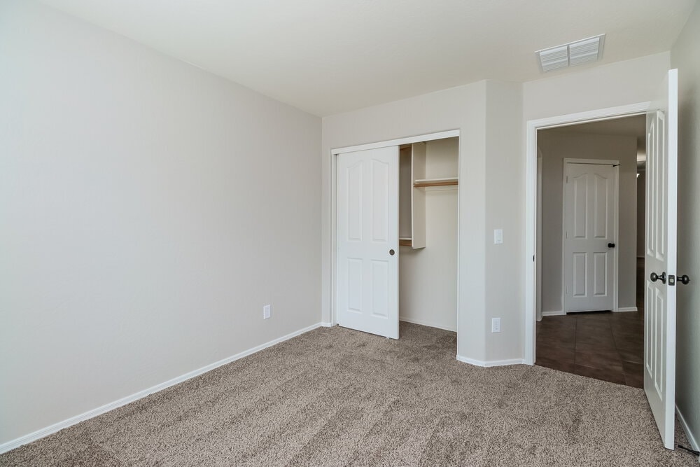 Building Photo - 484 W Gascon Rd