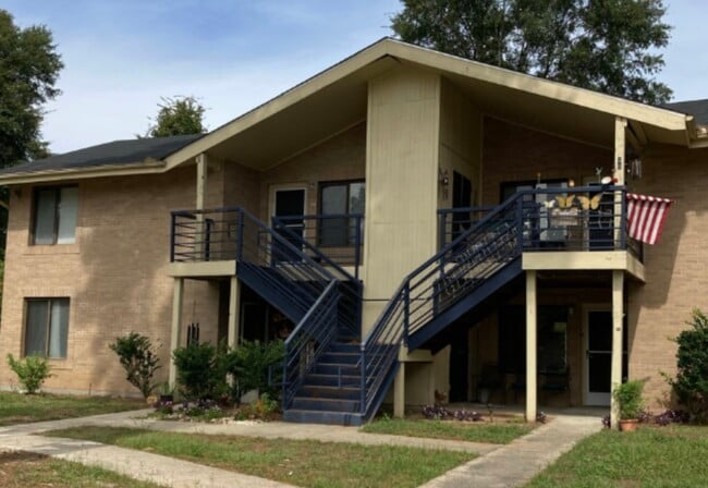 Building Photo - 300 Cobb Mill Rd