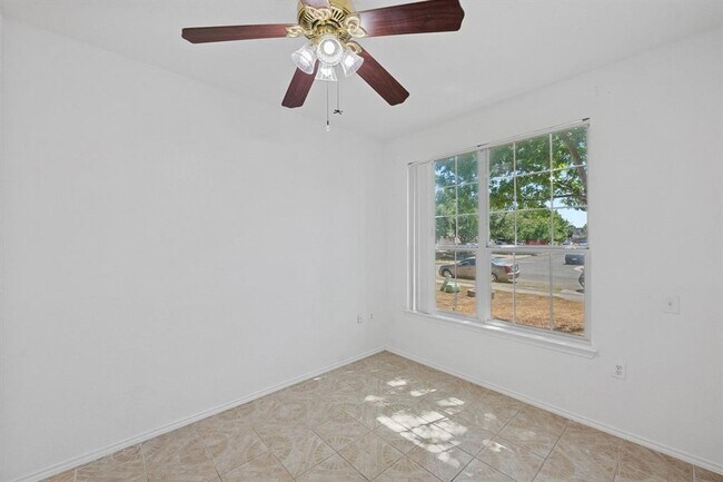 Building Photo - 6212 Roseborough Dr