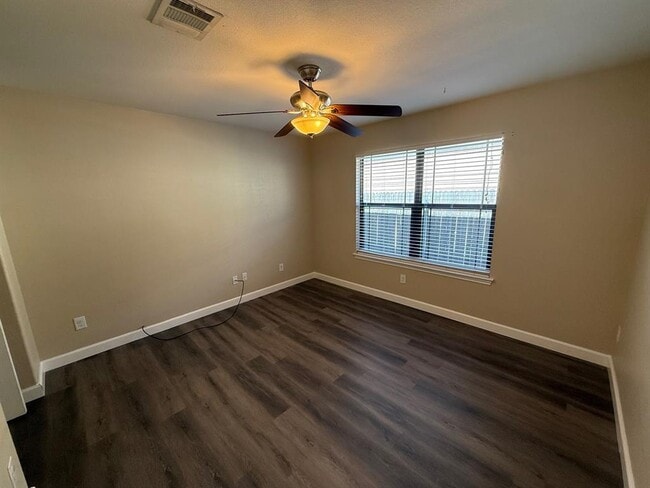 Building Photo - 828 Oatmeal Drive