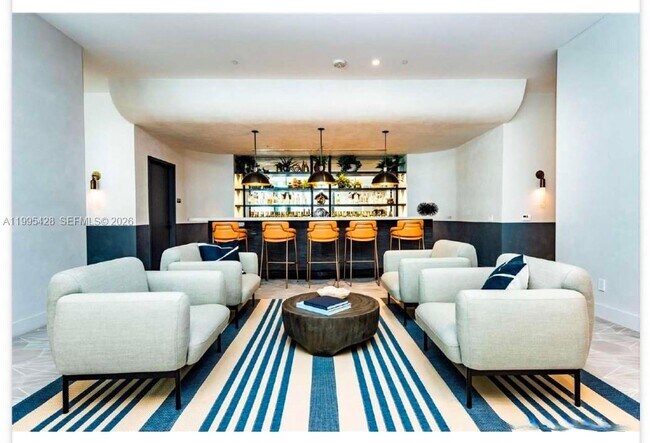 Building Photo - 2831 S Bayshore Dr