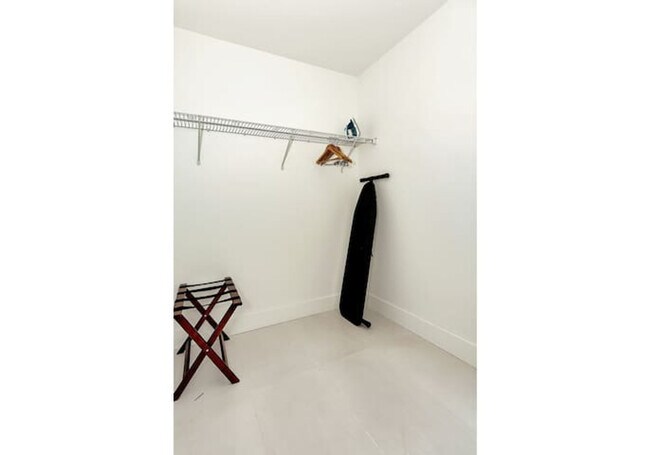 Building Photo - 1710 SW 27th Ave