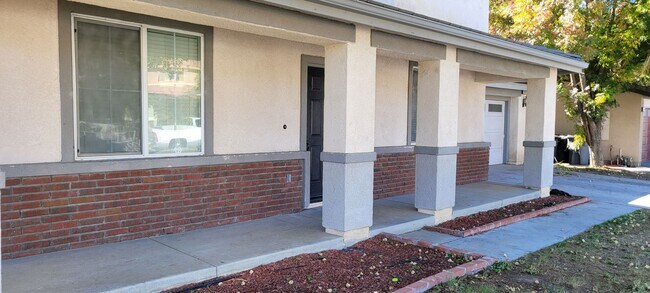 Building Photo - 1262 Garrett Way