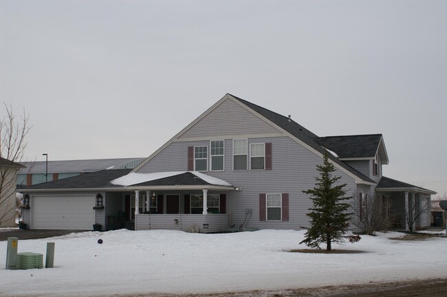 Building Photo - 680 Circle Pine Dr