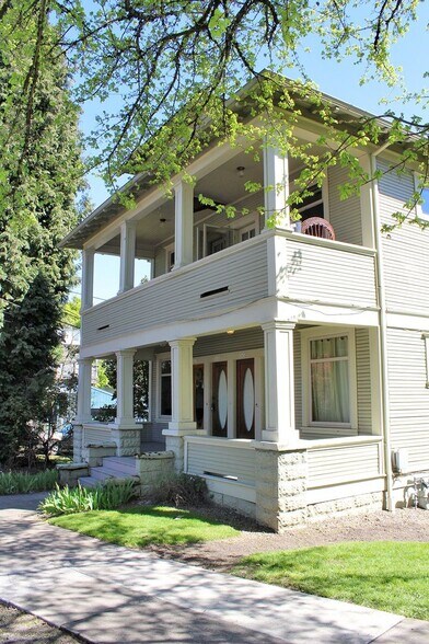 Building Photo - 3628-3634 SE Milwaukie Ave