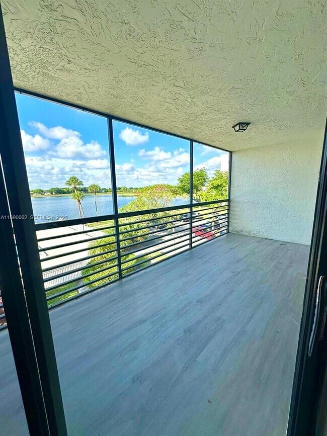 Building Photo - 20840 San Simeon Way